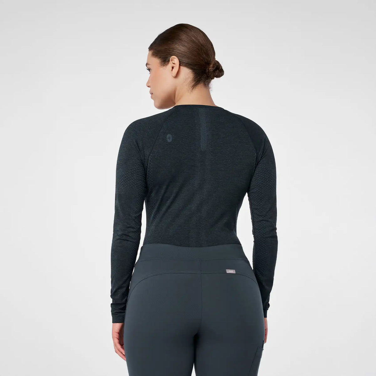 Salta Seamless Long-Sleeve Underscrub