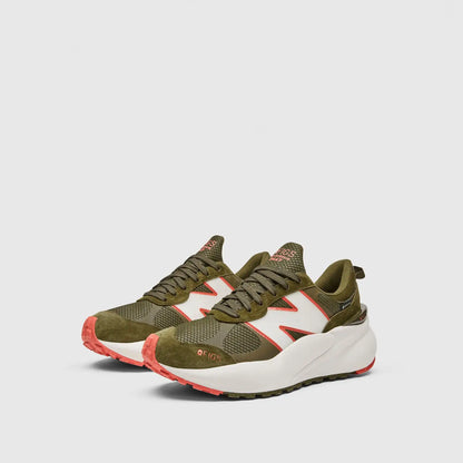 FIGS | New Balance 3447 GORE-TEX®
