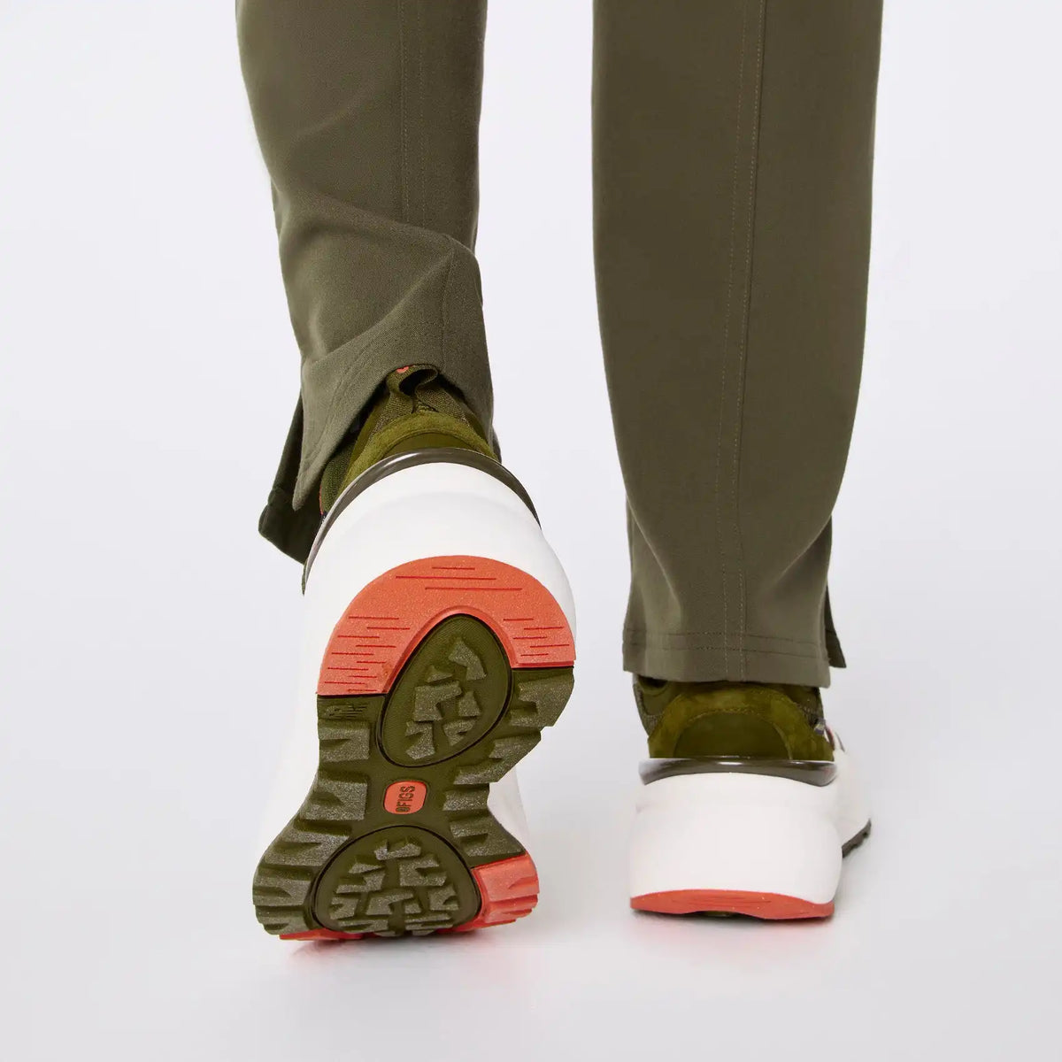 FIGS | New Balance 3447 GORE-TEX®
