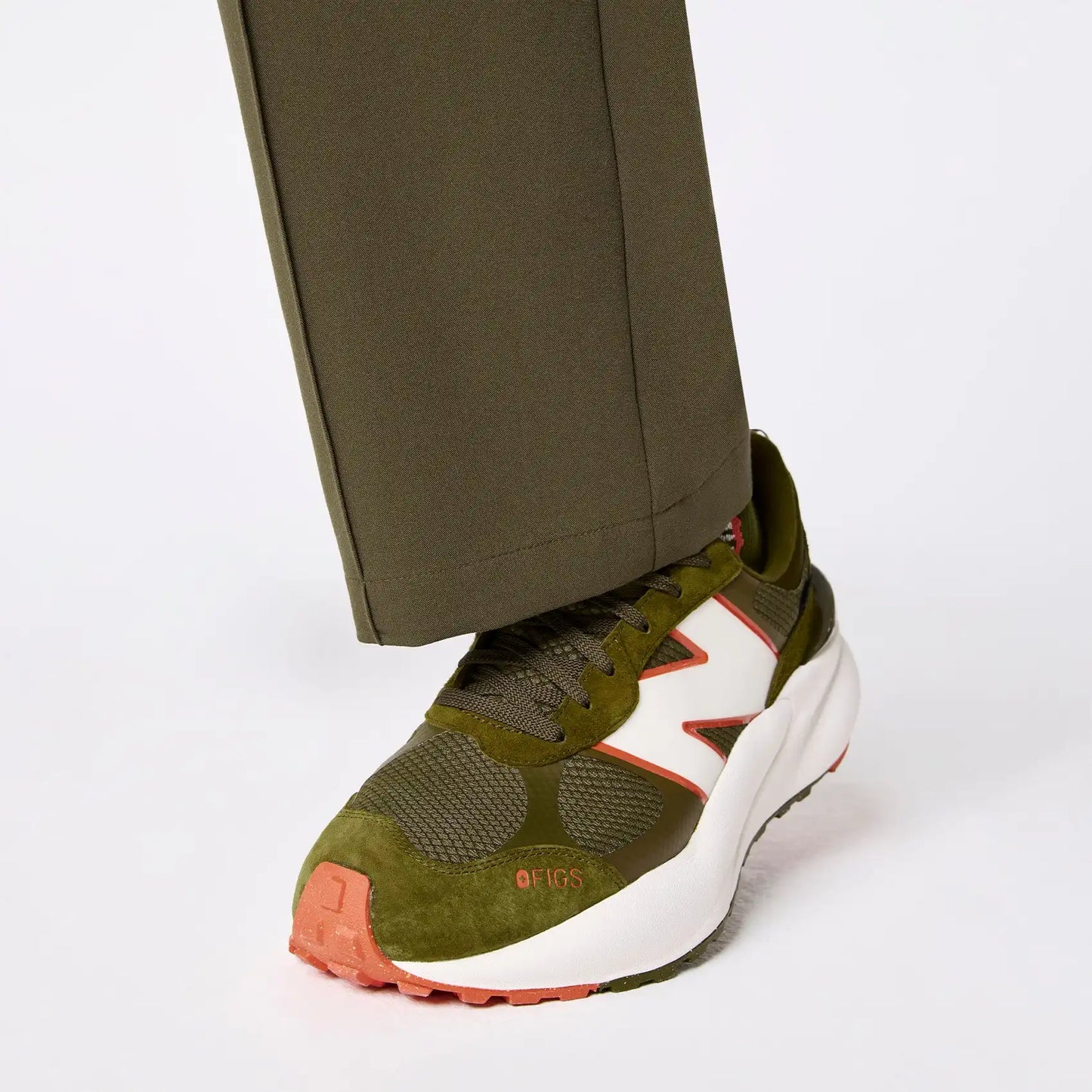 FIGS | New Balance 3447 GORE-TEX®