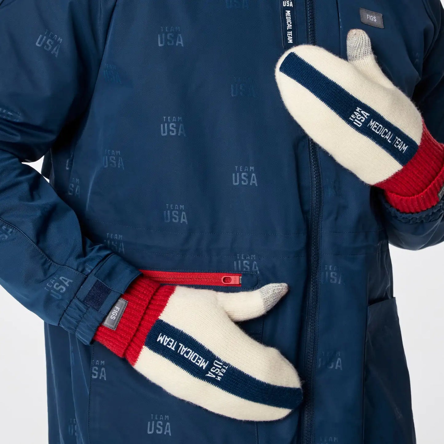 FIGS x Team USA Knit Gloves